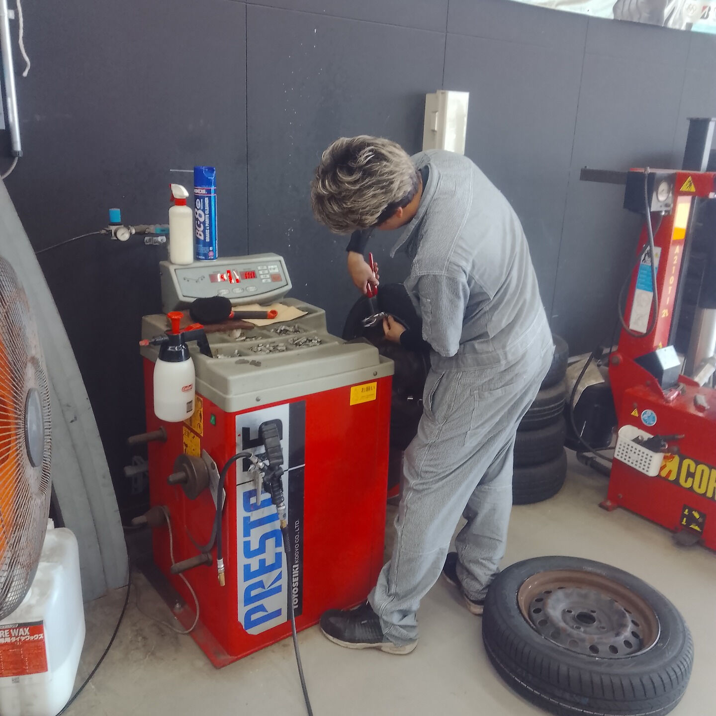 🏎️ こんにちは、皆さん！今日はタイヤに関する豆知識をシェア