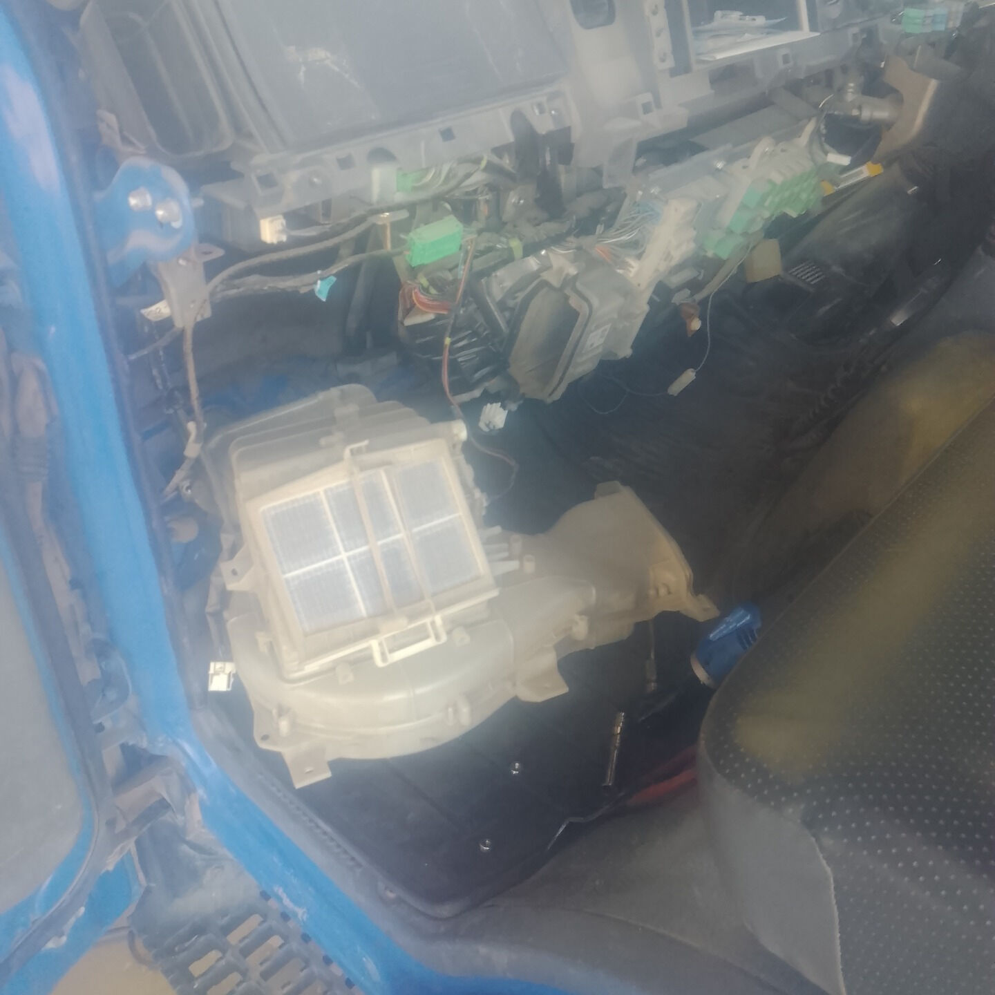 みなさん、夏の暑さにエアコンが応えてくれていますか？🥵もし車