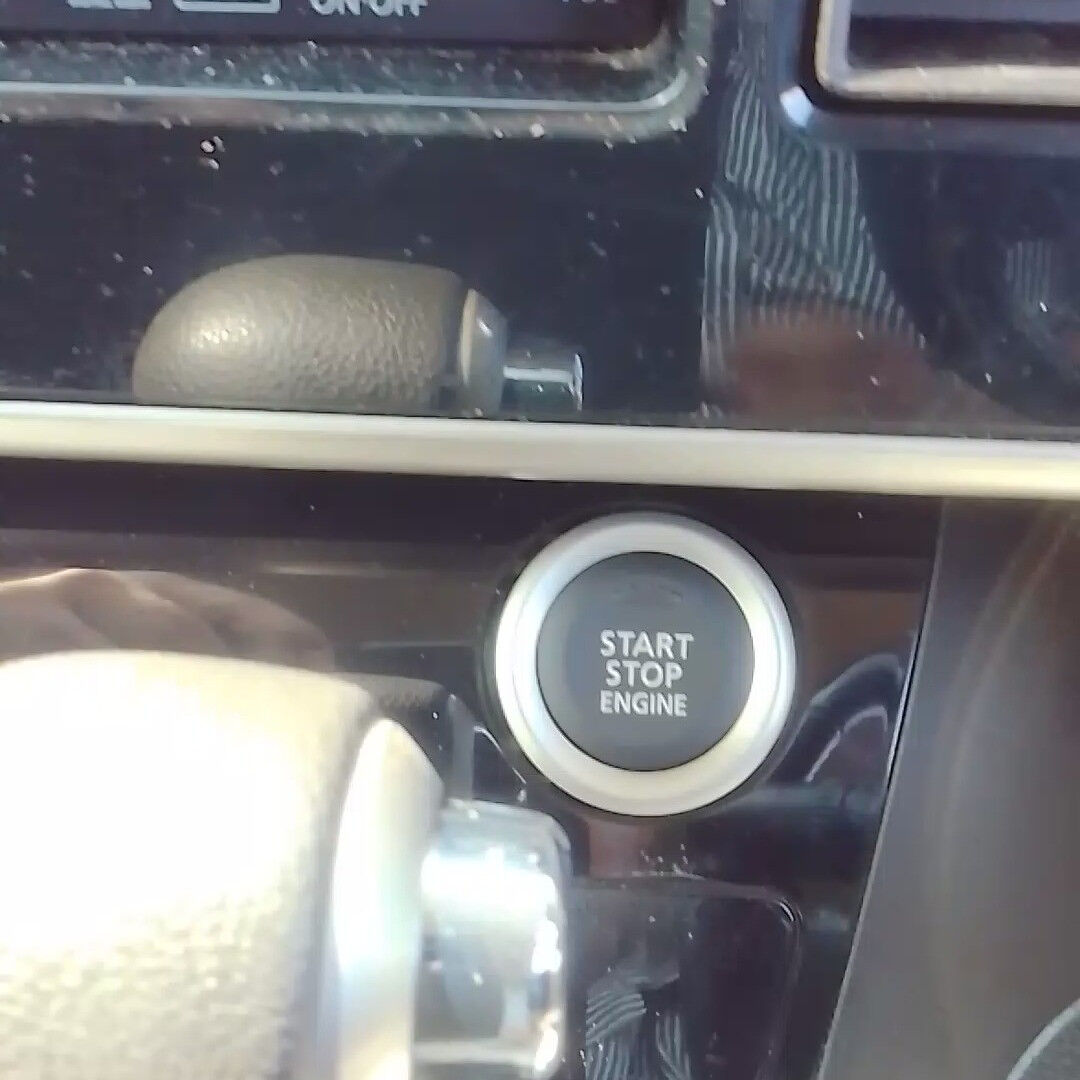 今日はエンジンスタート・ストップスイッチを交換する日！🚗🔧 