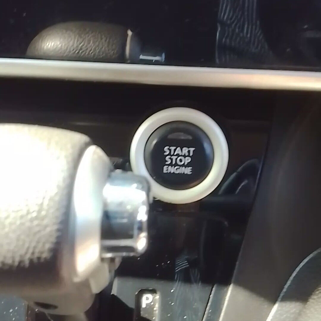 今日はエンジンスタート・ストップスイッチを交換する日！🚗🔧 