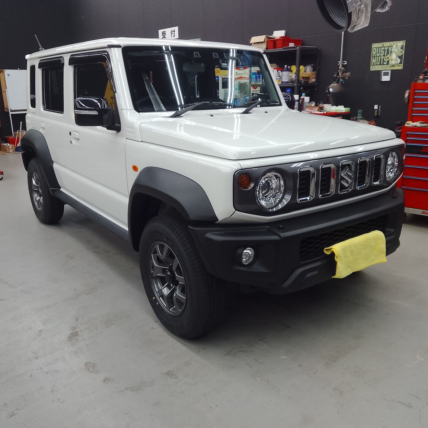 🚗✨ 新型ジムニーノマドが登場！ピカピカの新車を手に入れたら