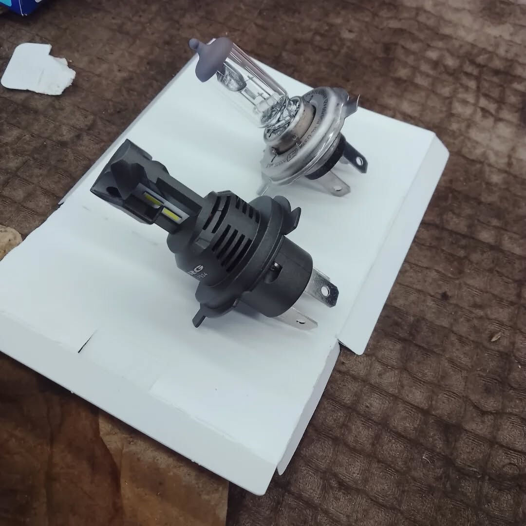 🚗💡【ズバリ、ヘッドライト球交換のすすめ！】🔧✨