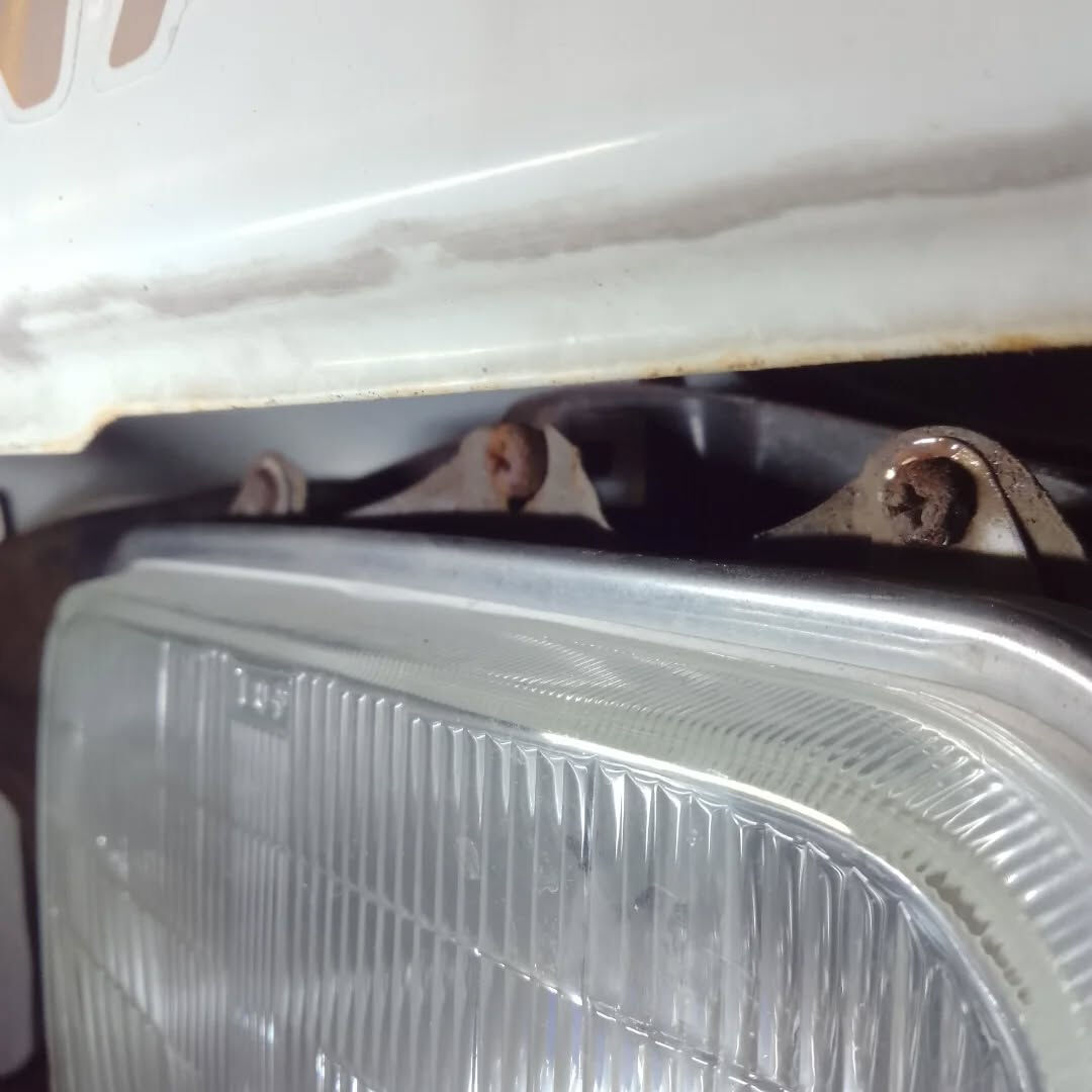 🚗💡車のヘッドライトって、結構見落としがちな部分かもしれない
