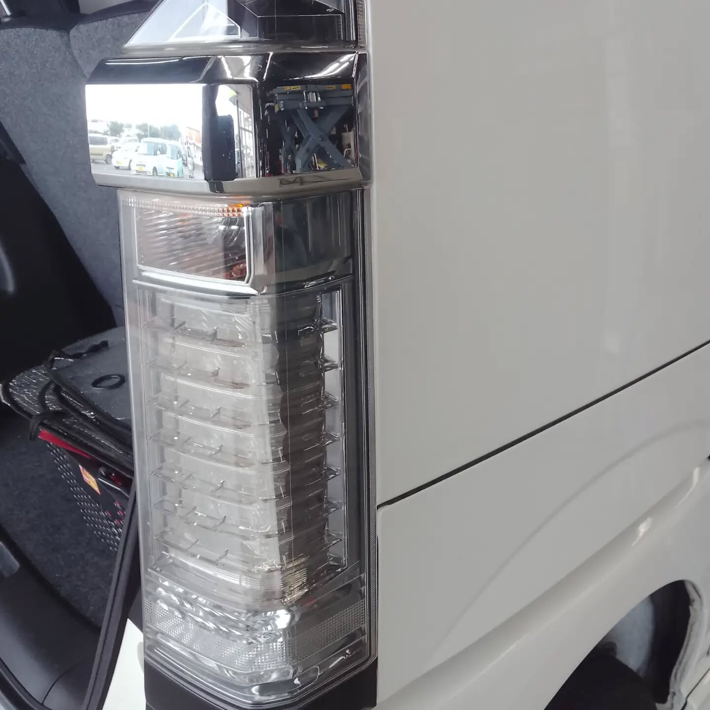 テールランプが壊れてしまったとき、どうしていますか？🚗💥